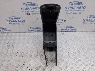 Подлокотник Toyota Auris E150 1.6 бензин 1ZRFAE