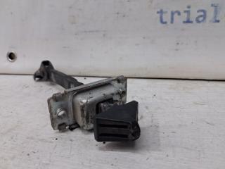 Ограничитель двери передний правый 3 2003-2009 BK 1.6 бензин Z6