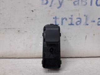 Фото запчасти кнопка стеклоподъемника Mazda 3 2013-2019 Б/У запчасть Запчасть кнопка стеклоподъемника Mazda 3 2013-2019