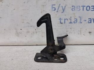 Крюк капота SsangYong Rexton 2006-2012 Б/У Крюк капота SsangYong Rexton 2006-2012