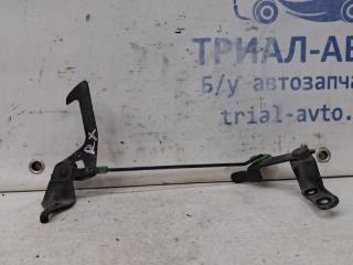 Крюк капота Lexus RX 350 2003-2009 Б/У Крюк капота Lexus RX 350 2003-2009
