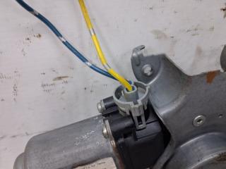 Стеклоподъемник задний правый Nissan Pathfinder R51 2.5 Diesel YD25DDTI