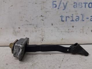 Фото запчасти ограничитель двери передний правый Nissan Pathfinder 2004-2014 Б/У запчасть Запчасть ограничитель двери передний правый Nissan Pathfinder 2004-2014