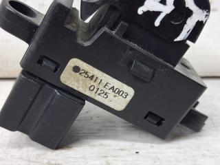 Кнопка стеклоподъемника Nissan Pathfinder R51 2.5 Diesel YD25DDTI