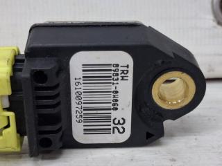 Датчик удара (AIRBAG) Toyota Auris E150 1.6 бензин 1ZRFAE