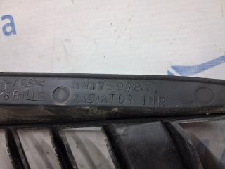 Решетка радиатора правая Outlander 2003-2006 cu 2.4 бензин 4G69