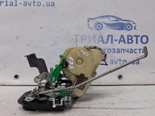 Замок двери передний правый Kia Sorento 2002-2011