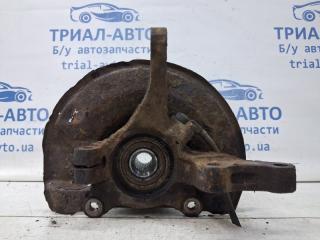 Кулак поворотный левый со ступицей Mitsubishi Outlander 2003-2006