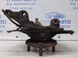 Кулак поворотный правый со ступицей Outlander 2003-2006 cu 2.4 бензин 4G69