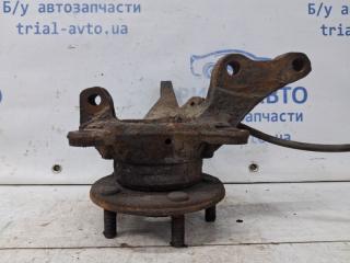 Кулак поворотный левый со ступицей Outlander 2003-2006 cu 2.4 бензин 4G69