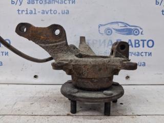 Кулак поворотный правый со ступицей Outlander 2003-2006 cu 2.4 бензин 4G69