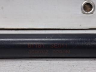 Амортизатор капота Sorento 2002-2011 BL 2.5 diesel D4CB