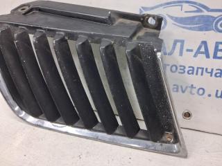 Решетка радиатора левая Mitsubishi L200 KB 2.5 Diesel 4D56