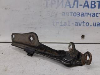 Петля капота левая Mitsubishi L200 KB 2.5 Diesel 4D56