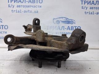 Кулак поворотный правый со ступицей Mitsubishi L200 KB 2.5 Diesel 4D56