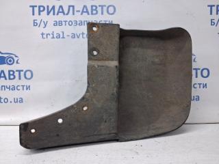 Брызговик задний правый Mitsubishi L200 KB 2.5 Diesel 4D56