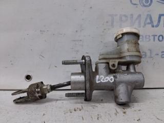 Цилиндр сцепления главный Mitsubishi L200 KB 2.5 Diesel 4D56