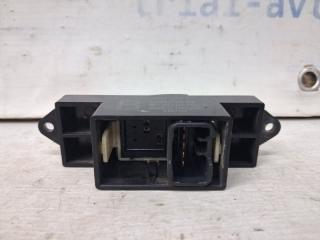 Кнопка стеклоподъемника Mitsubishi L200 KB 2.5 Diesel 4D56