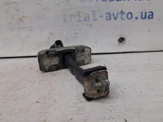 Ограничитель двери задний левый Toyota Prado J120 4.0 1GR-FE