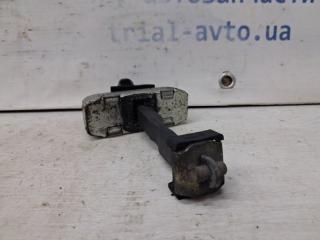 Ограничитель двери передний левый Toyota Prado J120 4.0 1GR-FE