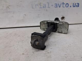 Ограничитель двери передний правый Toyota Prado J120 4.0 1GR-FE