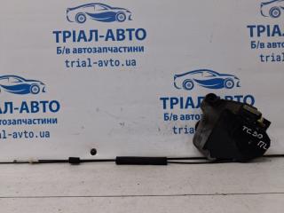 Замок двери передний левый Toyota Camry 2001-2006