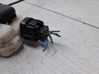 Замок двери передний правый Pajero Wagon 1999-2006 3 3.2 Дизель 4M41