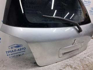 Крышка багажника Рестайлинг Outlander 2003-2006 cu 2.4 бензин 4G69