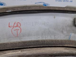 Накладка крыла передняя правая Outlander 2003-2006 cu 2.4 бензин 4G69