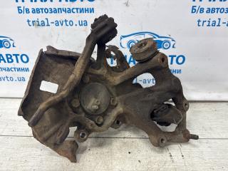 Цапфа задняя правая со ступицей 6 2007-2013 GH 2.5 бензин L5-VE