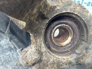 Кулак поворотный левый со ступицей Mitsubishi Outlander XL 2.4 бензин 4b12