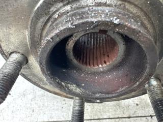 Кулак поворотный правый со ступицей IX35 2009-2015 LM 1.7 diesel D4FD