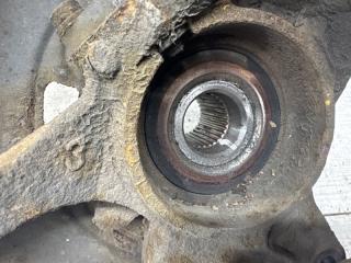 Кулак поворотный левый со ступицей Toyota Camry XV30 3.0 Бензин 1MZFE