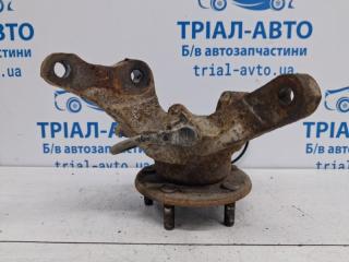 Кулак поворотный левый со ступицей Outlander 2003-2006 cu 2.4 бензин 4G69