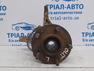 Кулак поворотный левый со ступицей Outlander 2003-2006 cu 2.4 бензин 4G69