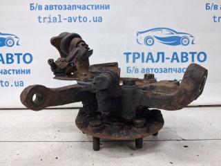 Кулак поворотный правый со ступицей Mitsubishi L200 KB 2.5 Diesel 4D56