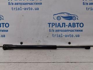 Амортизатор крышки багажника Hyundai Santa fe 2012-2019