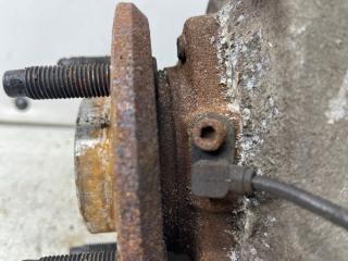 Кулак поворотный правый со ступицей Chevrolet Captiva C140 2.2 diesel Z22D1