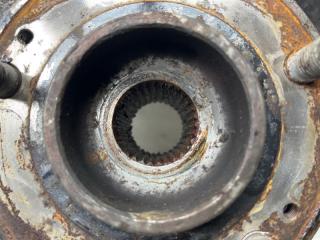 Кулак поворотный правый со ступицей Santa fe 2005-2012 CM 2.2 diesel D4HB