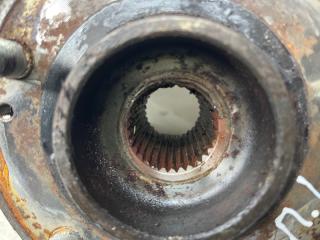 Кулак поворотный левый со ступицей Santa fe 2005-2012 CM 2.2 diesel D4HB