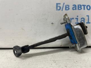 Ограничитель двери передний правый Kia Sportage SL 1.7 diesel D4FD