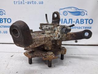 Кулак поворотный левый со ступицей Mitsubishi Pajero Wagon 3 3.2 Дизель 4M41