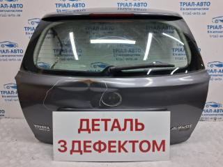 Крышка багажника Toyota Avensis 2002-2010