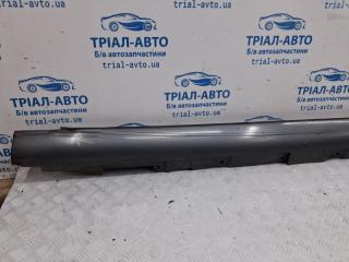 Накладка порога внешняя правая Toyota Avensis T25 2.2 diesel 2ADFTV