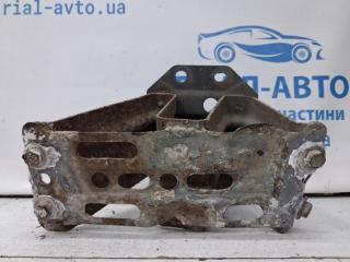 Кронштейн усилителя заднего бампера правый Toyota Avensis T25 2.2 diesel 2ADFTV