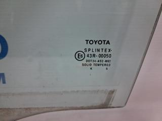 Стекло двери переднее левое Toyota Avensis T25 2.2 diesel 2ADFTV