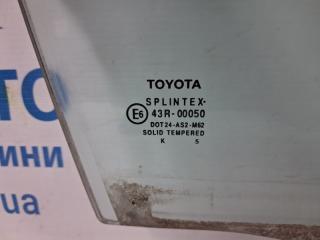 Стекло двери переднее правое Toyota Avensis T25 2.2 diesel 2ADFTV