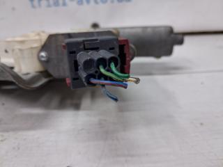 Стеклоподъемник передний правый Toyota Avensis T25 2.2 diesel 2ADFTV