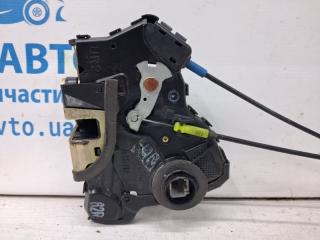 Замок двери задний левый Toyota Avensis T25 2.2 diesel 2ADFTV