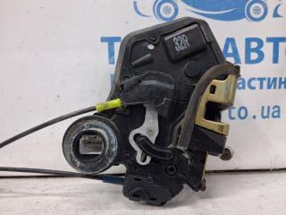Замок двери задний правый Toyota Avensis T25 2.2 diesel 2ADFTV